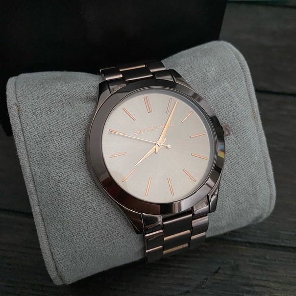 Michael Kors Watch - Picture 2 of 5